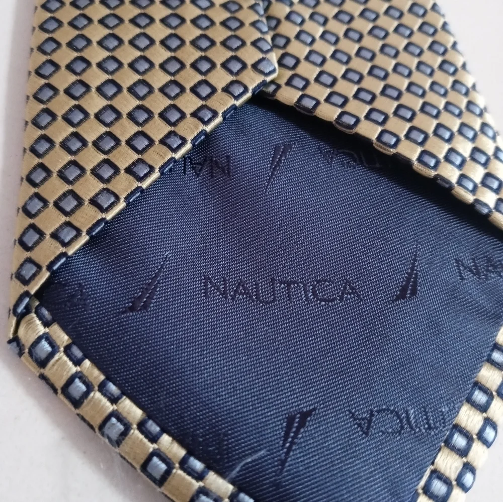 Nautica 100% silk Boy's lattice print necktie 49/3